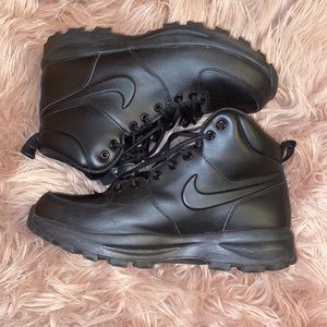 Black Nike Men’s Boots